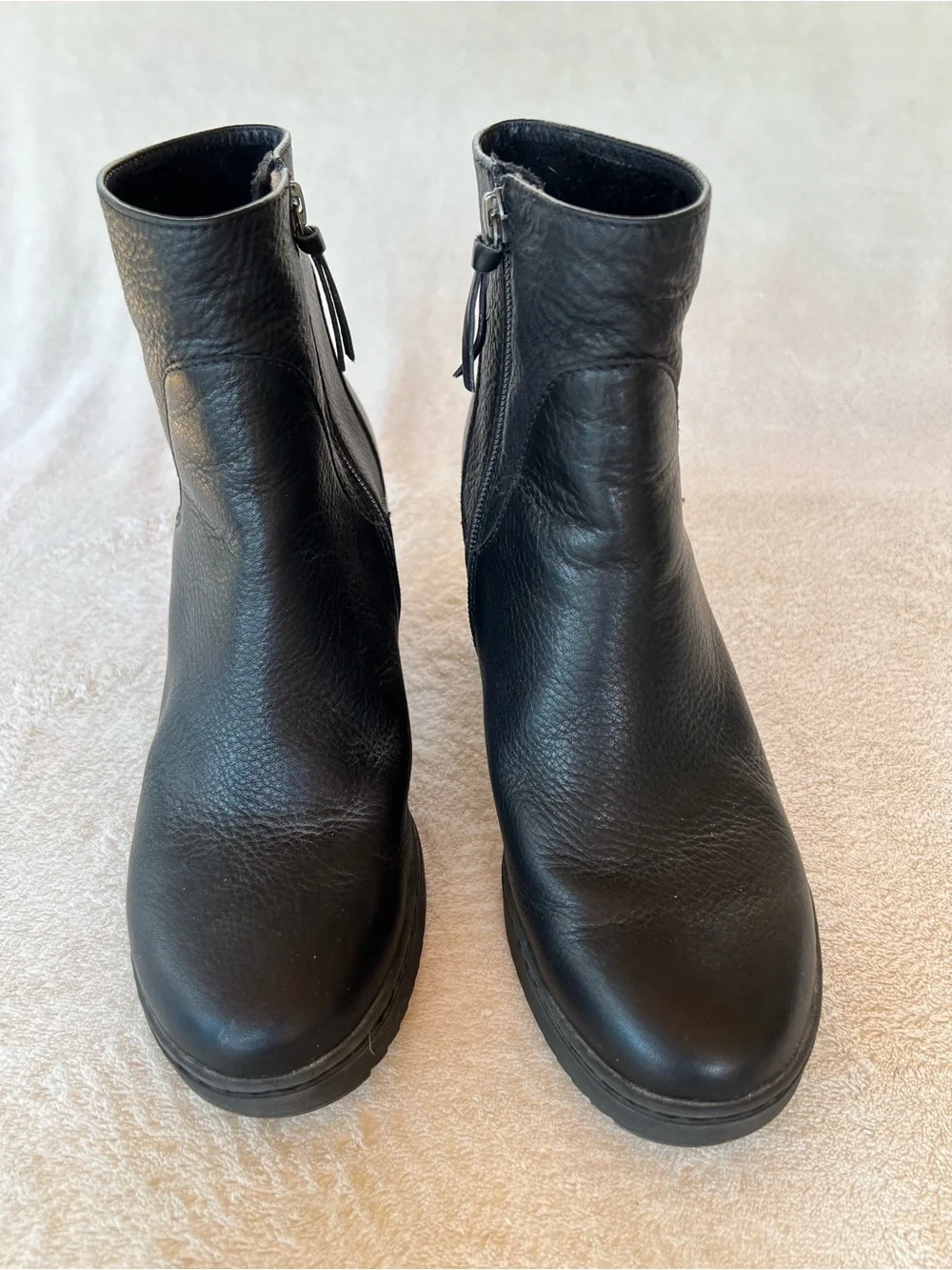 Sofft Shary Waterproof Black Leather Wedge Ankle Booties Size 9